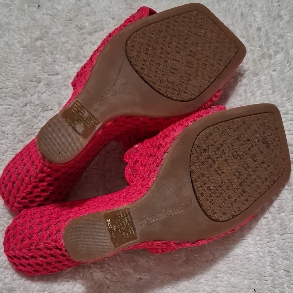 Gianni Bini Vibrant Pink Woven Heels - Picture 11 of 12